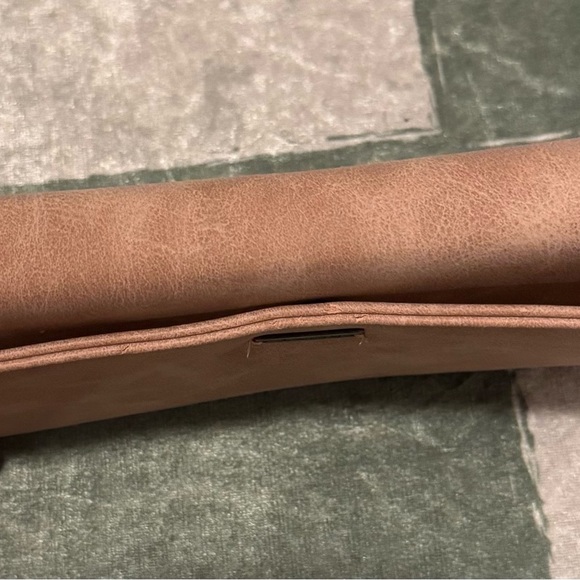 New Roxy Mauve Clutch / Wristlet / Crossbody Purse - Picture 15 of 15